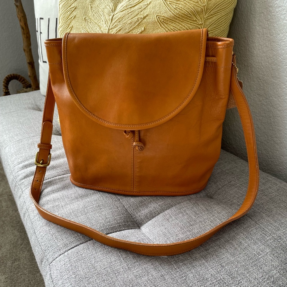 Coach 1980s made in USA bucket, drawstring, soft flap camel tan 639-7702 / 4025